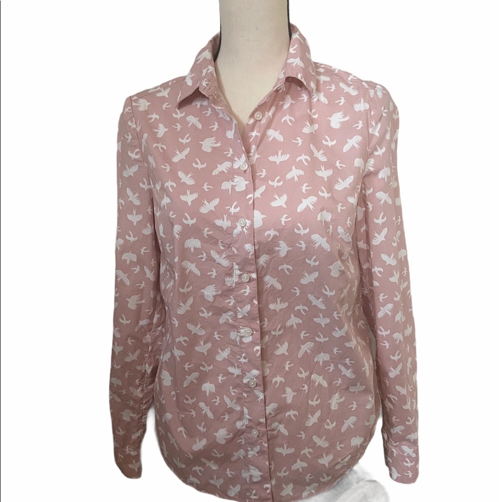 HP! Boden pink white dove print 4 button blouse.
